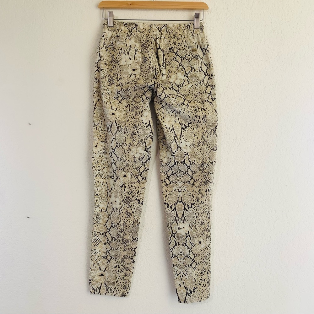 Spell // Aloha Python Jets - image 8